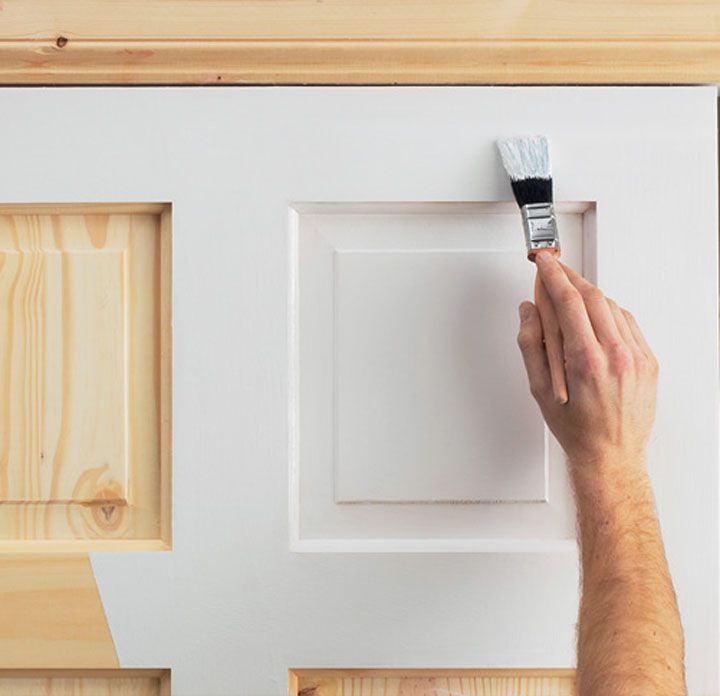 Как покрасить шпонированные двери в белый цвет?