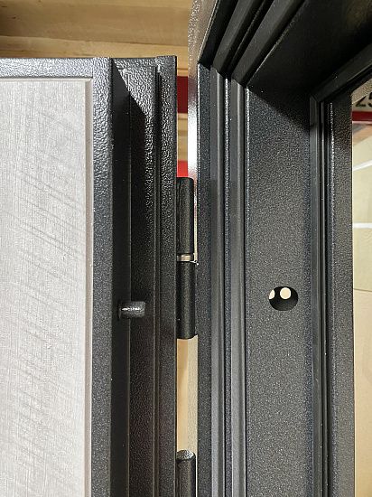 Входная дверь  